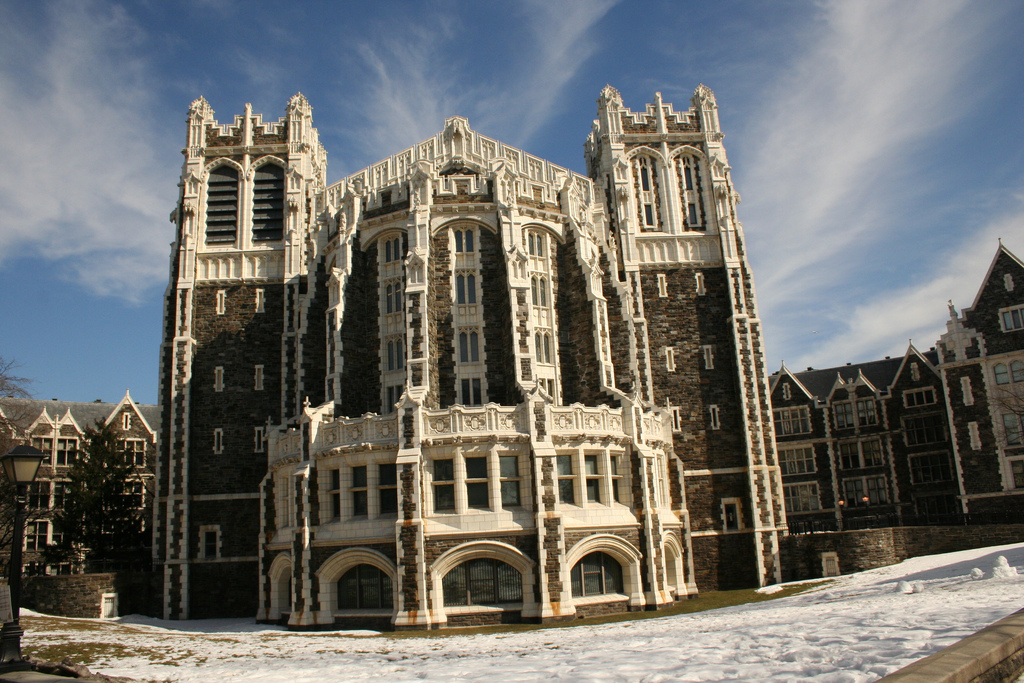 CUNY Members Overwhelmingly Approve New Contract